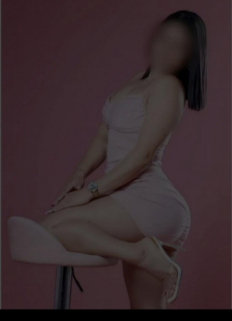634150143: Chica busca chico en Navarra