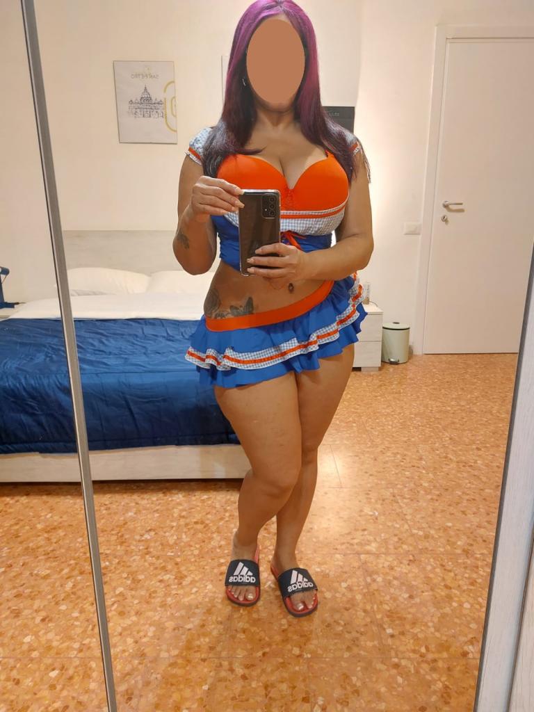 662240579: Chica busca chico en Madrid