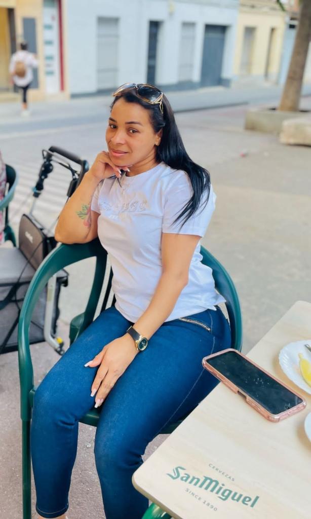 658168738: Chica busca chico en Pontevedra