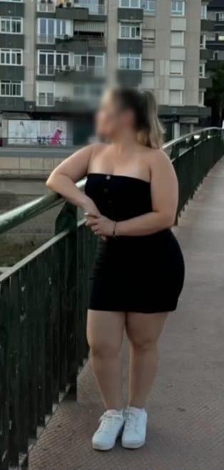 642813177: Chica busca chico en La Coruña