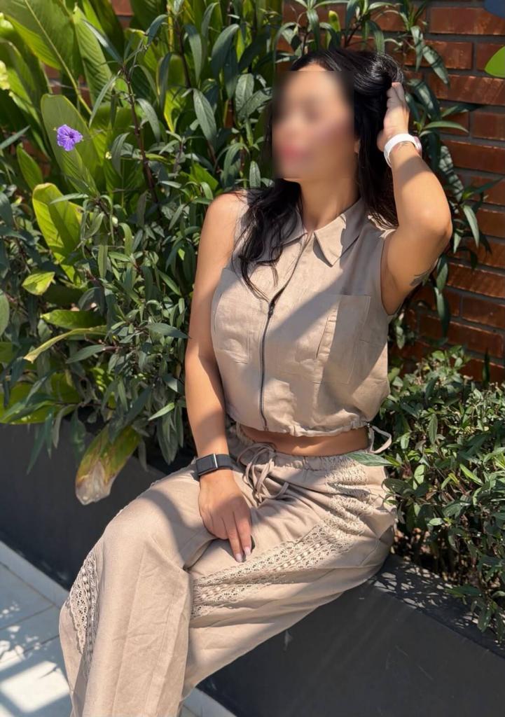 745080890: Chica busca chico en La Coruña