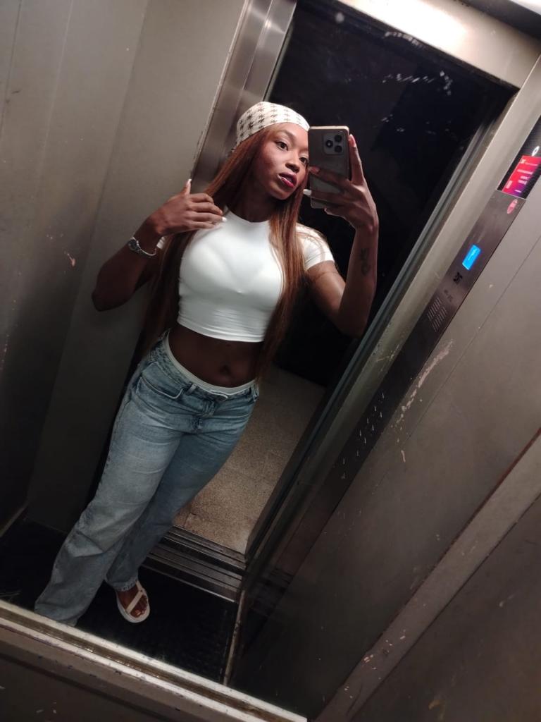 663092691: Chica busca chico en Mallorca