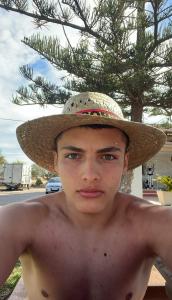 663752310: Chico busca chica en Alicante