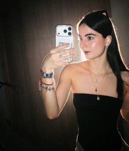 743093509: Chica busca chico en La Coruña