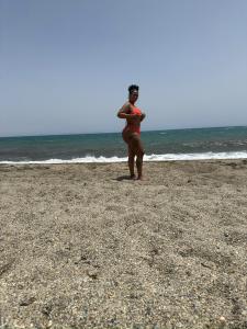 632584043: Chica busca chico en Ibiza