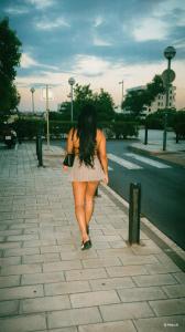 607157507: Chica busca chico en Barcelona