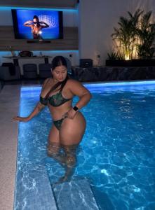 604115261: Chica busca chico en Guipúzcoa