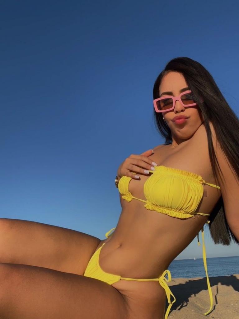 Chica busca chico en Alicante: Chica busca chico