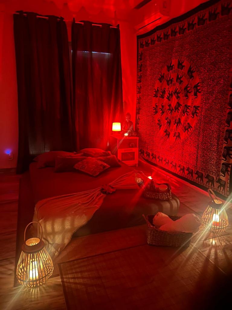 617755638: Chica busca chico en Málaga