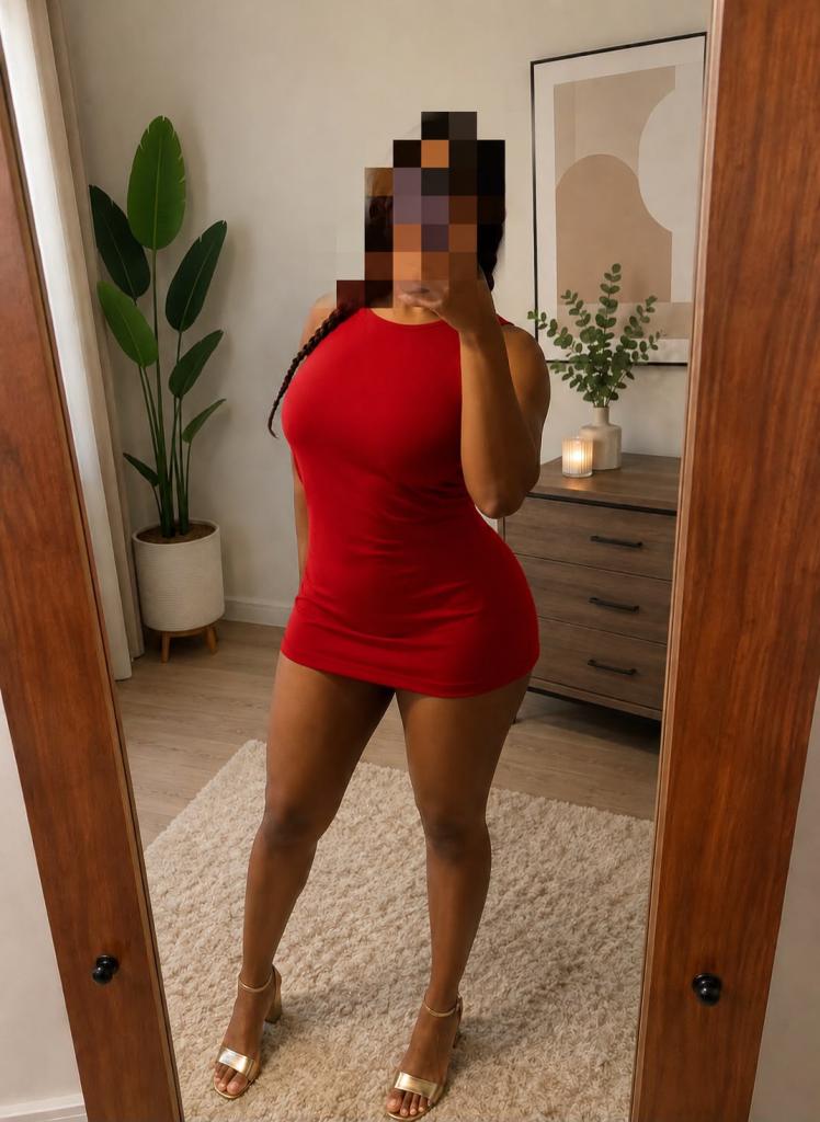 611272079: Chica busca chico en Gerona