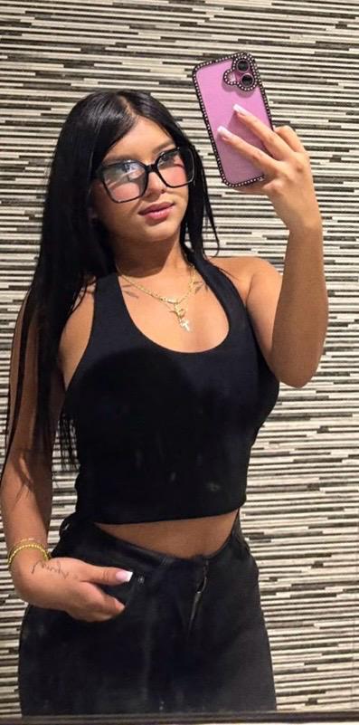 677923183: Chica busca chico en Barcelona