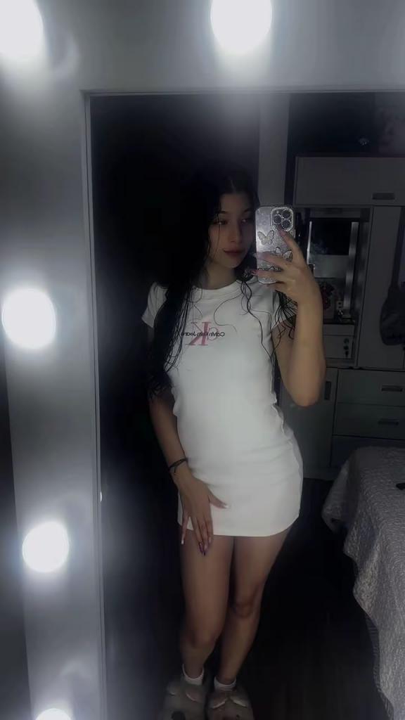 644987869: Chica busca chico en Barcelona