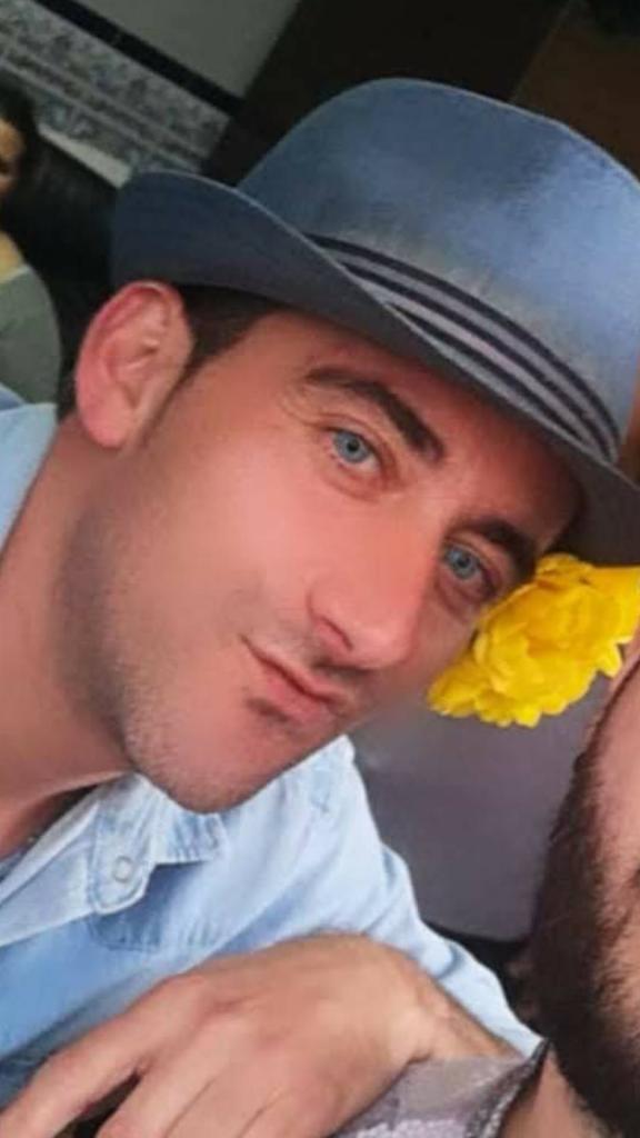Chico busca chica en Sevilla: 