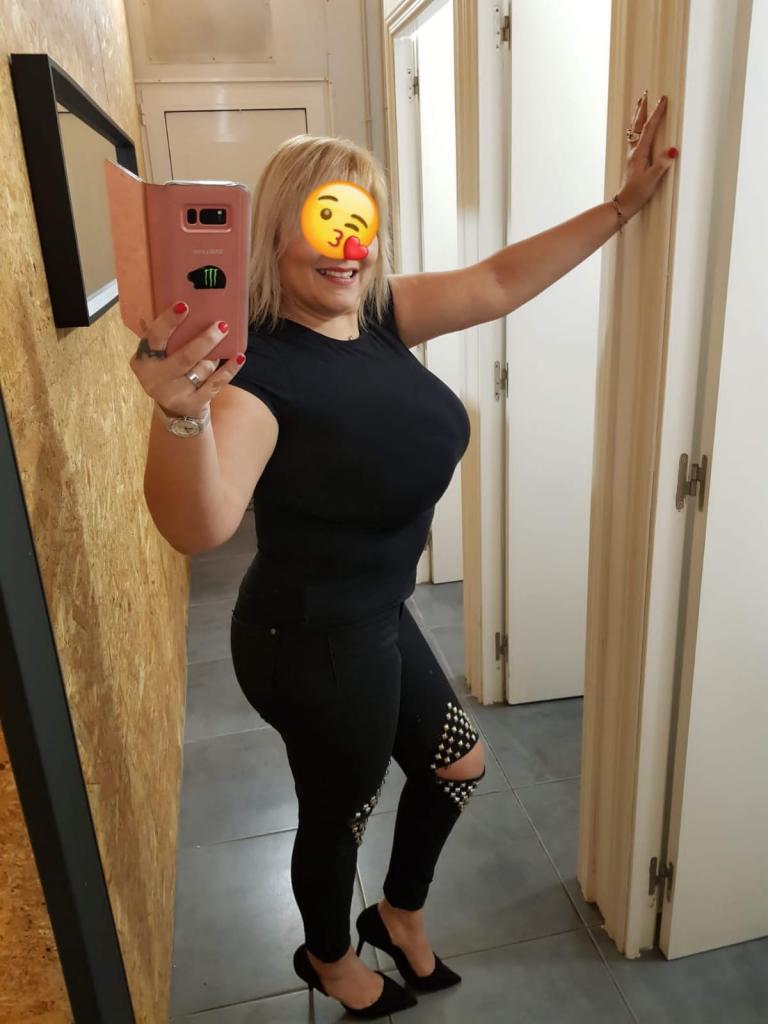 Chica busca chico en Tenerife: 