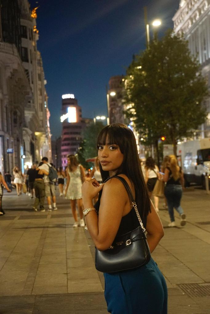 643492837: Chica busca chico en Tenerife