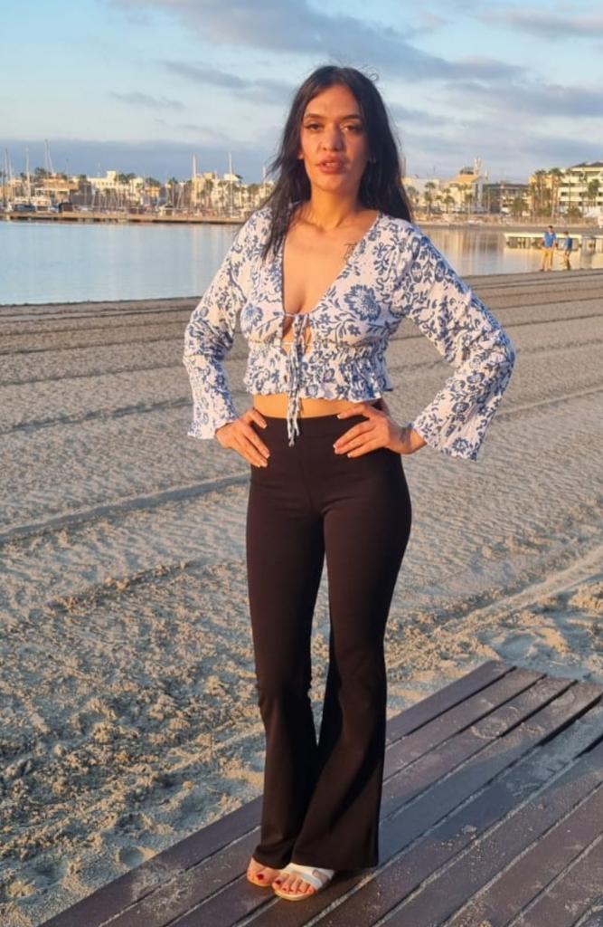 643093544: Chica busca chico en Murcia