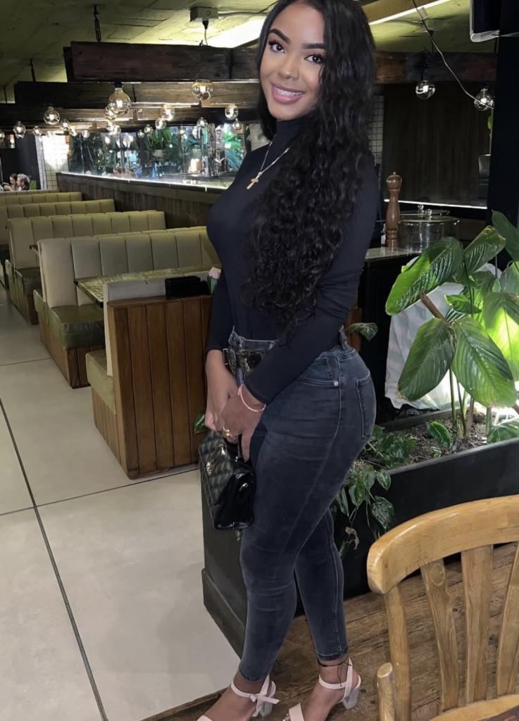 604287470: Chica busca chico en Cádiz