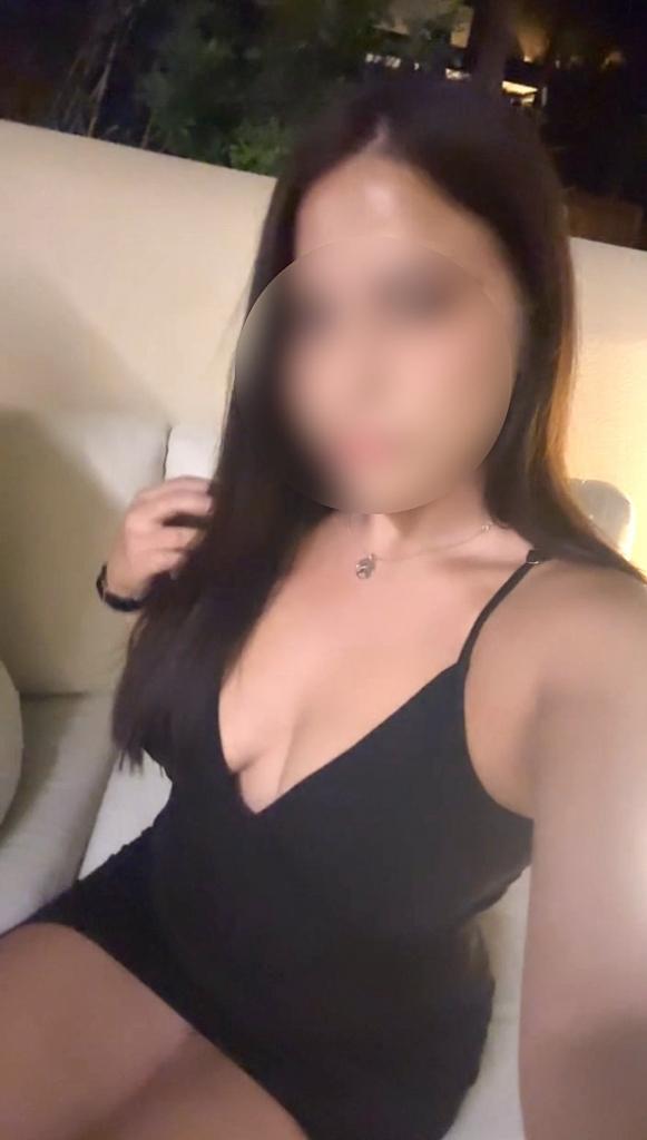 Chica busca chico en Ibiza: Chica busca chico