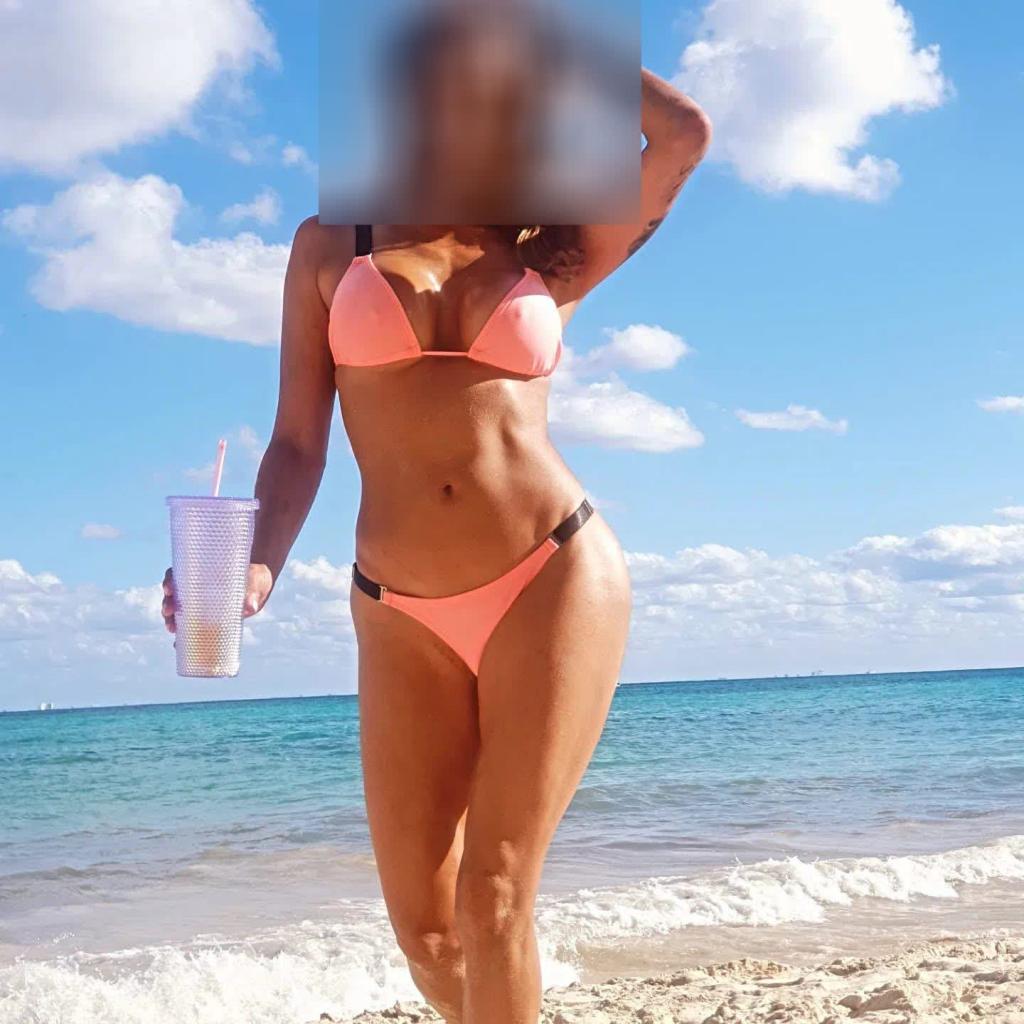 Chica busca chico en Ibiza: 