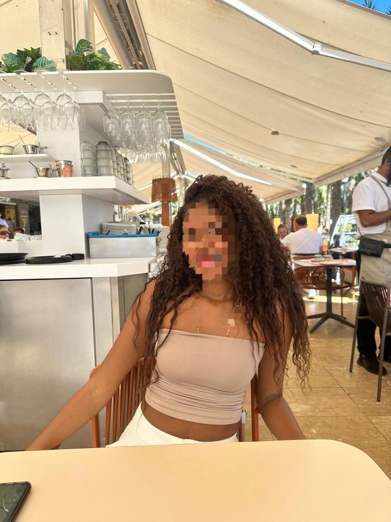 Chica busca chico en Alicante: Chica busca chico