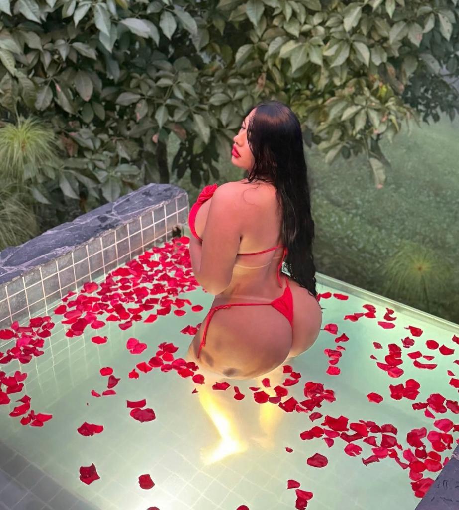 Chica busca chico en Granada: 
