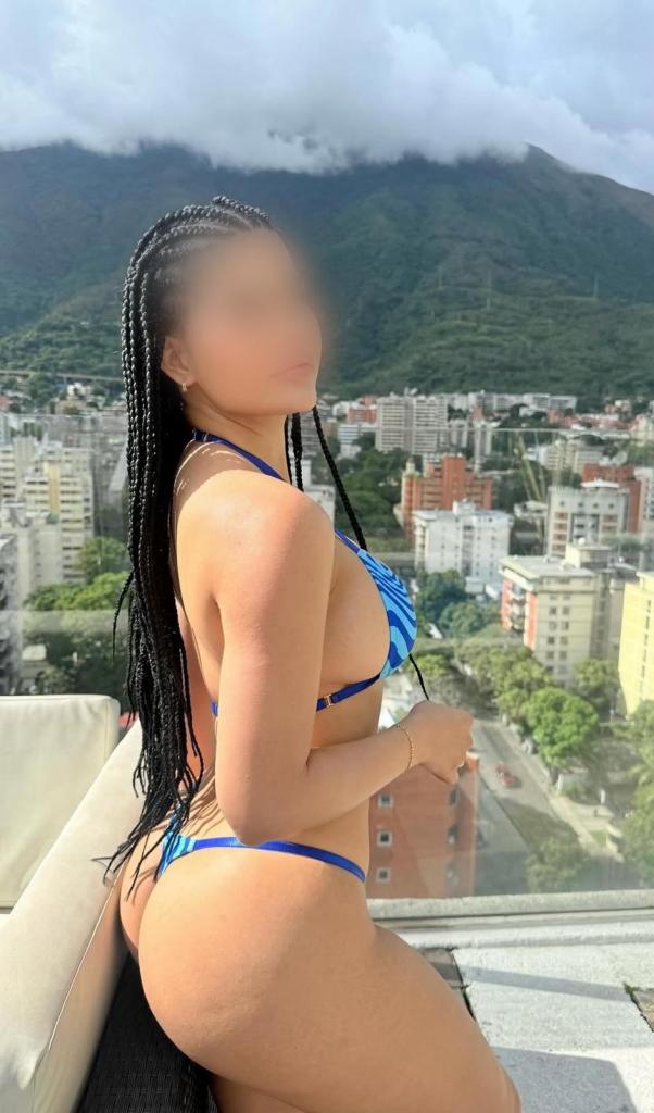 Chica busca chico en Alicante: Chica busca chico