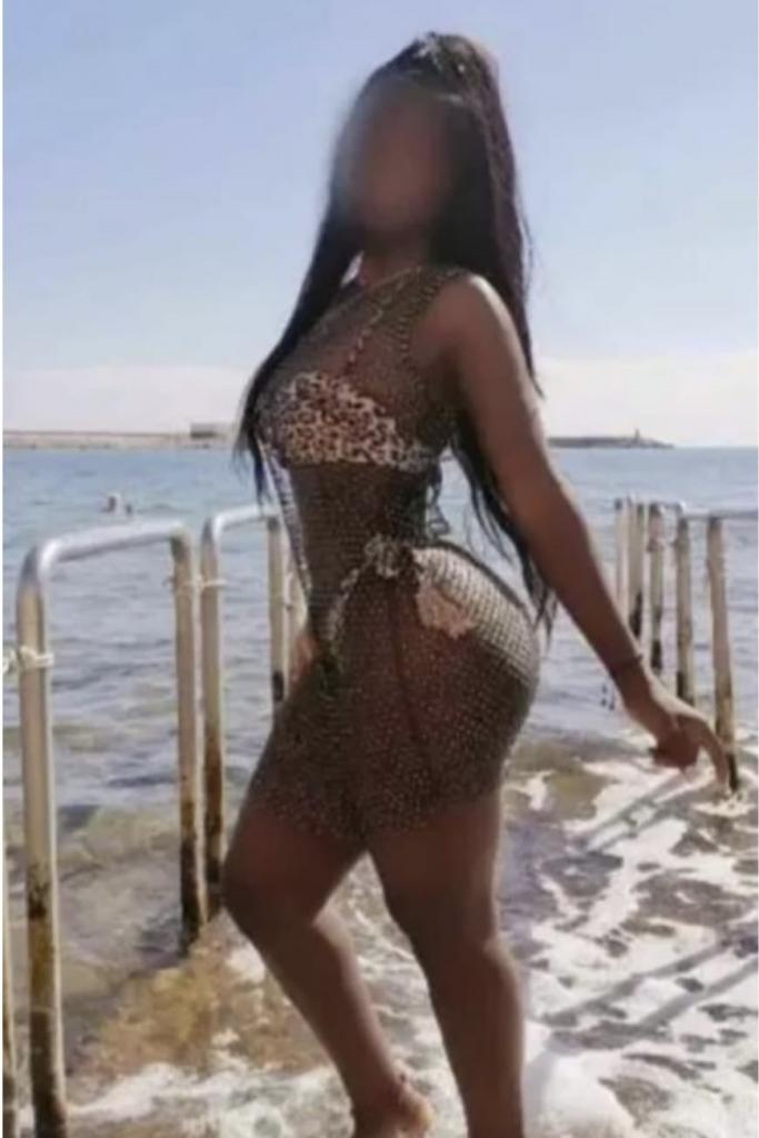 674885954: Chica busca chico en La Coruña