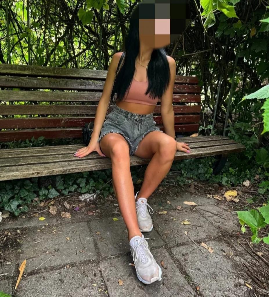 632108040: Chica busca chico en Sevilla