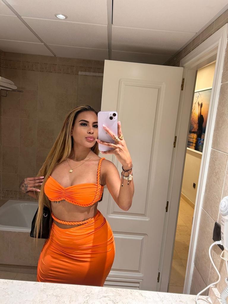 Chica busca chico en Almería: 