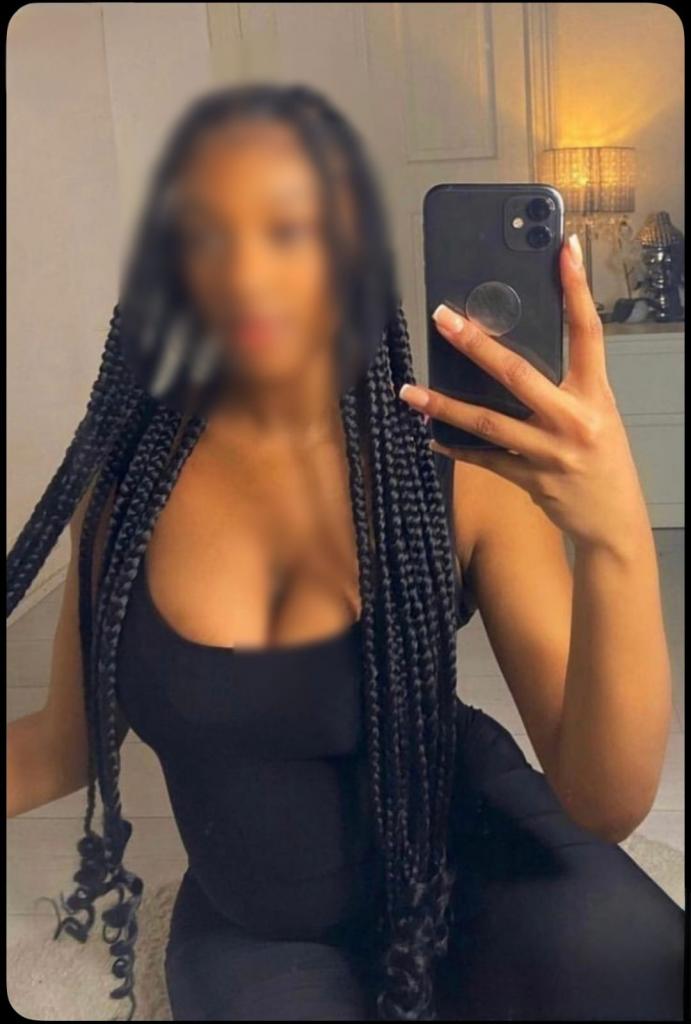 Chica busca chico en Alicante: Chica busca chico