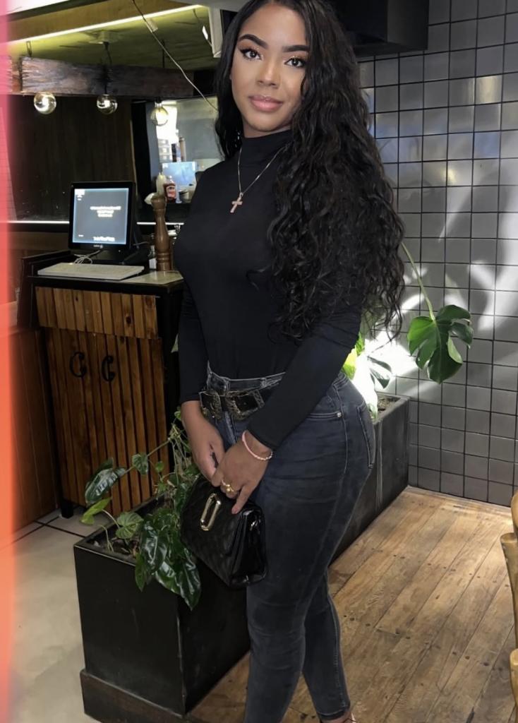 Chica busca chico en Cádiz: 