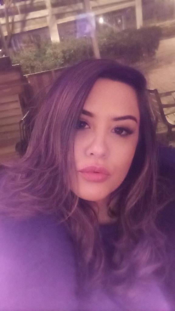 Chica busca chico en Alicante: Chica busca chico
