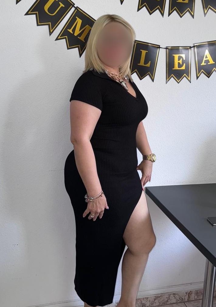 Chica busca chico en Almería: 