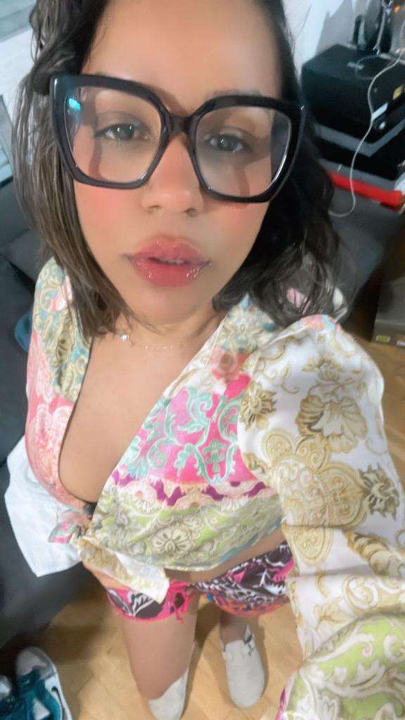 Chica busca chico en Huelva: 