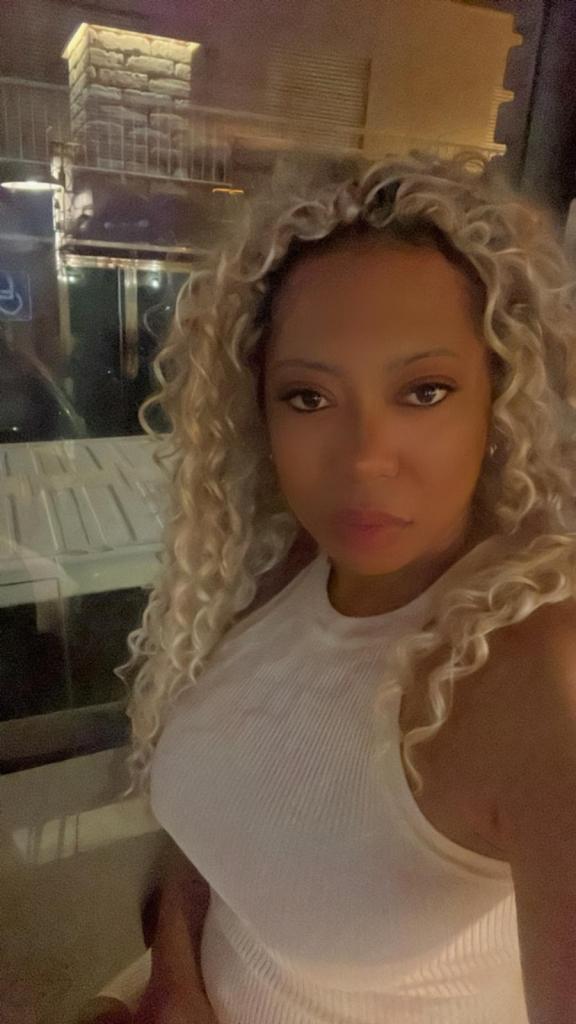 Chica busca chico en Almería: 