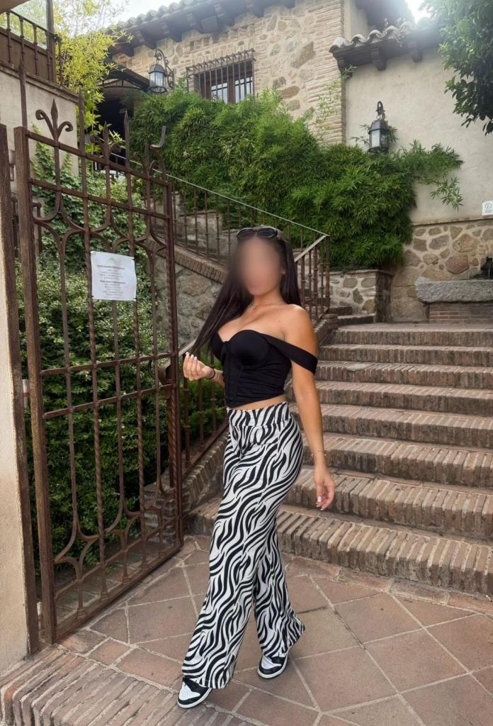 Chica busca chico en Ibiza: 