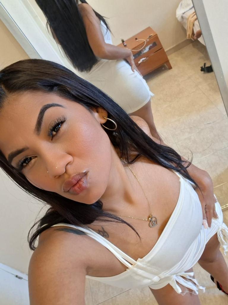 Chica busca chico en Menorca: 