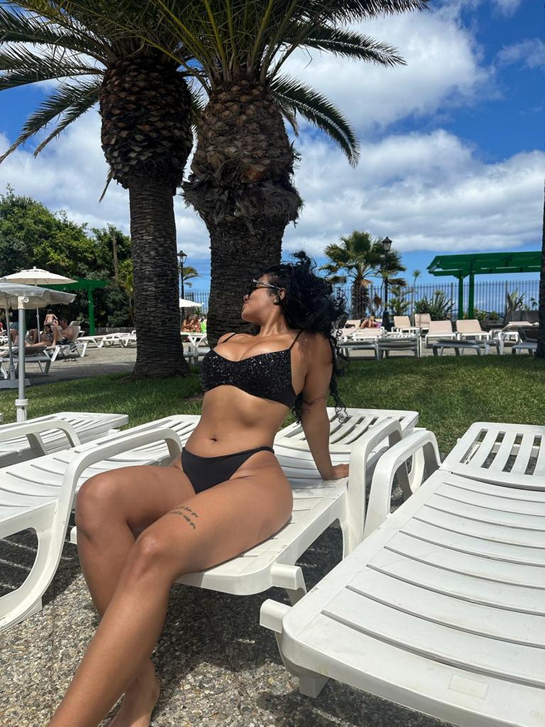 Chica busca chico en Tenerife: 