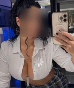 632147302: Chica busca chico en Barcelona