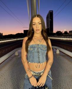 625281082: Chica busca chico en Sevilla