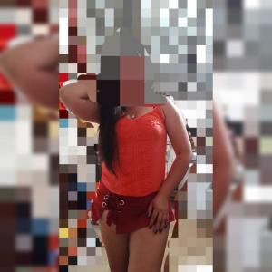 610764572: Chica busca chico en Barcelona