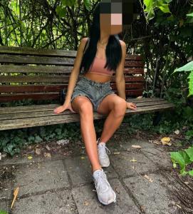 632108040: Chica busca chico en Sevilla