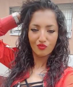 627453975: Chica busca chico en Barcelona