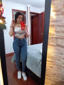 611850192: Chica busca chico en Gerona