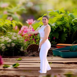 643863677: Chica busca chico en Almería