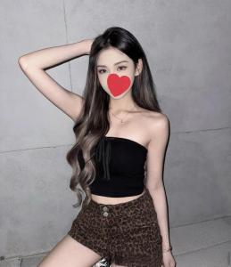 688145911: Chica busca chico en Barcelona