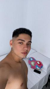 672973275: Chico busca chica en Málaga