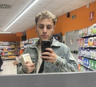 662457376: Chico busca chica en Lérida
