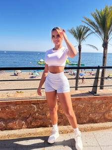 617739135: Chica busca chico en Murcia