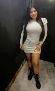 697725662: Chica busca chico en Sevilla